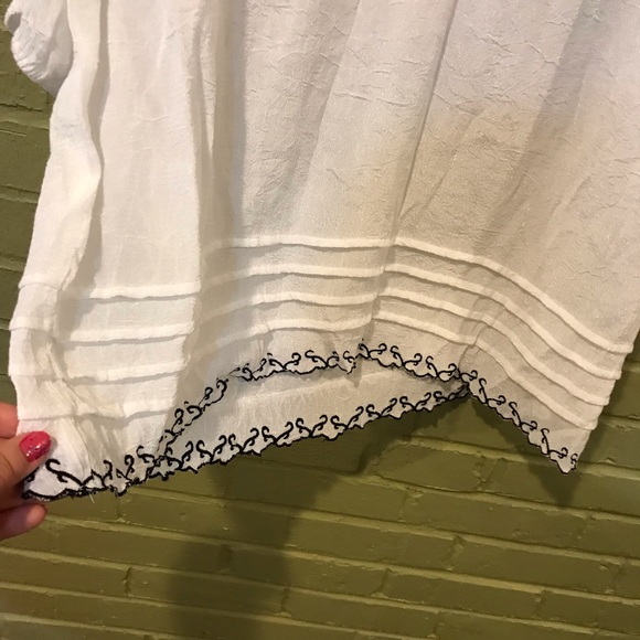 Maggie Barnes White Top - Picture 3 of 6